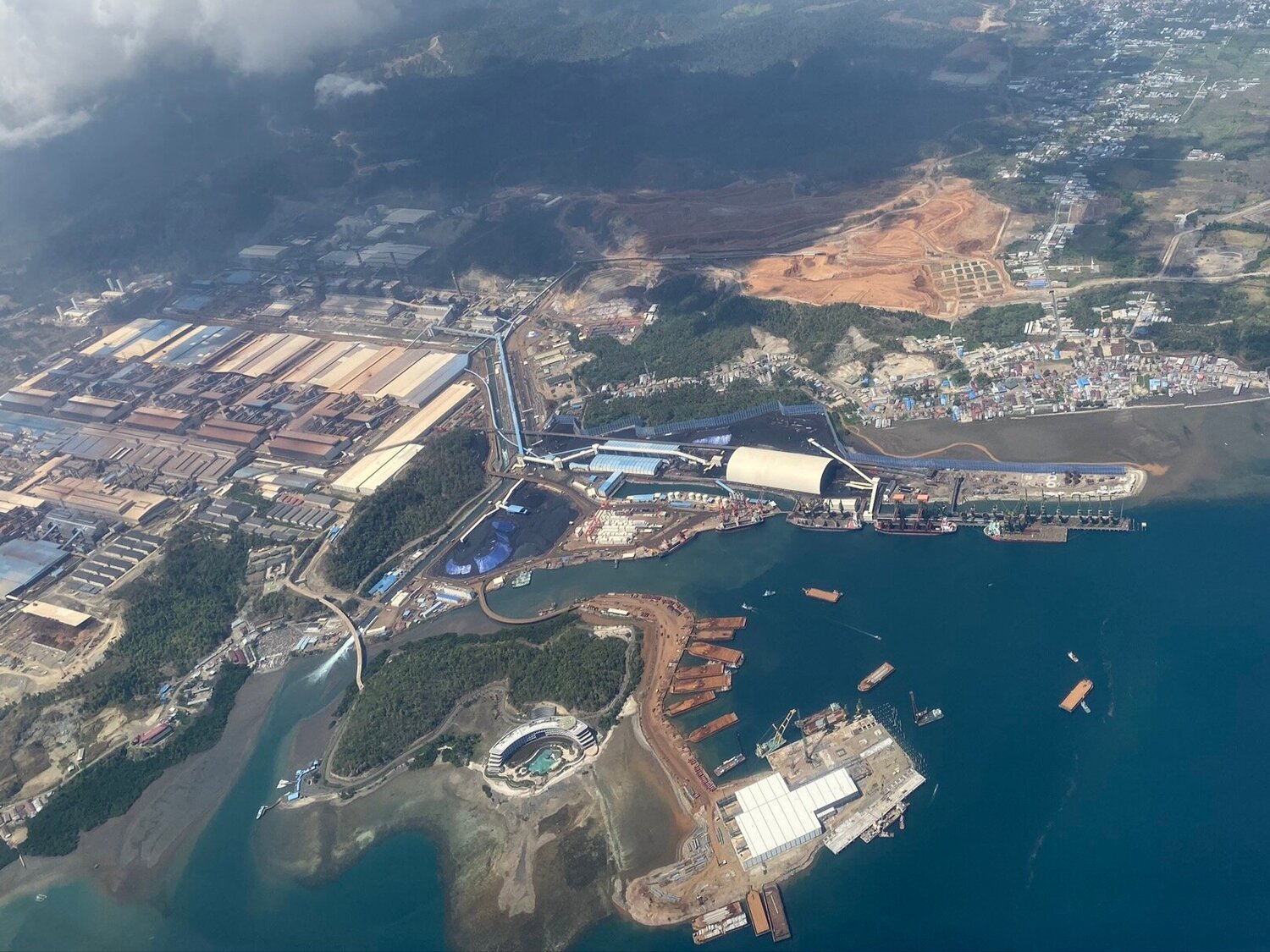 Dampak Positif bagi Perekonomian dan Lingkungan di Pulau Obi dari Tambang Nikel yang Ada