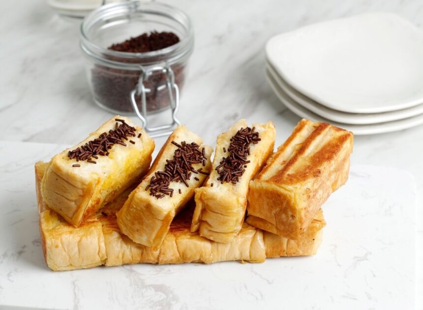 Roti Bakar Bandung: Lezatnya Cita Rasa Tradisional yang Tak Lekang oleh Waktu