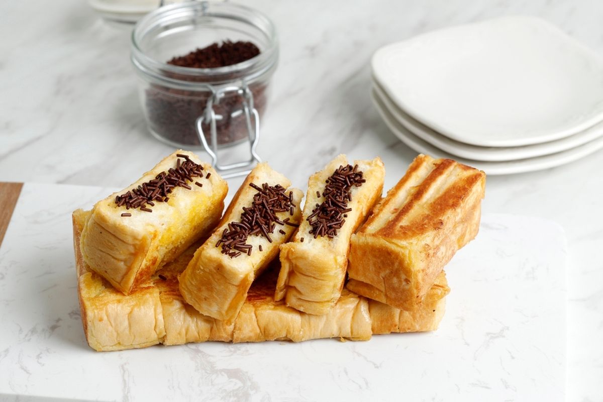Roti Bakar Bandung: Lezatnya Cita Rasa Tradisional yang Tak Lekang oleh Waktu